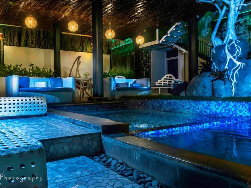 Oxville Hotel Padang  Esterno foto