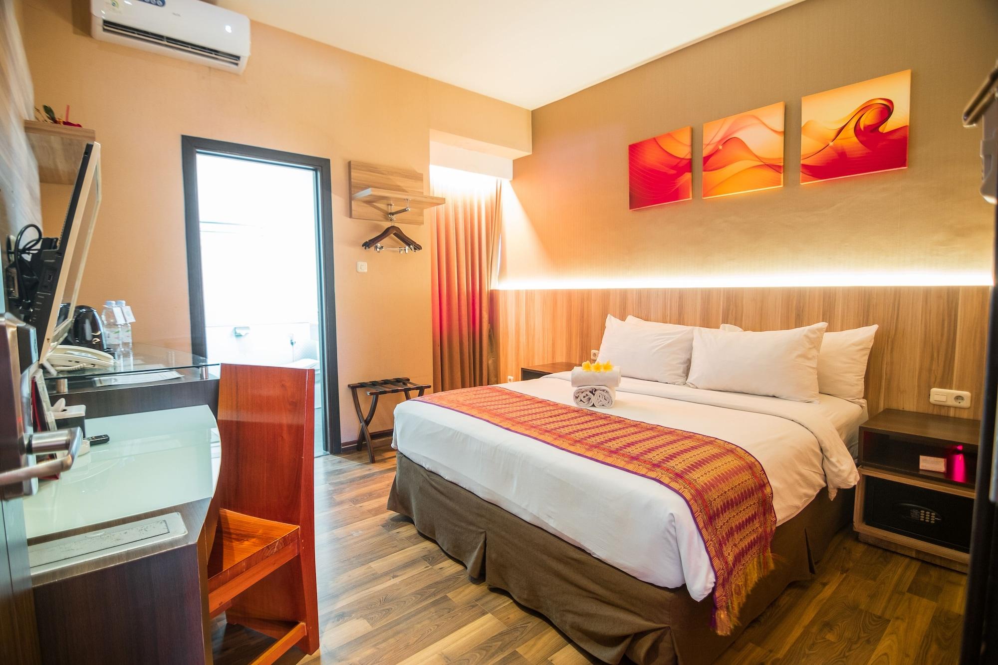 Oxville Hotel Padang  Esterno foto