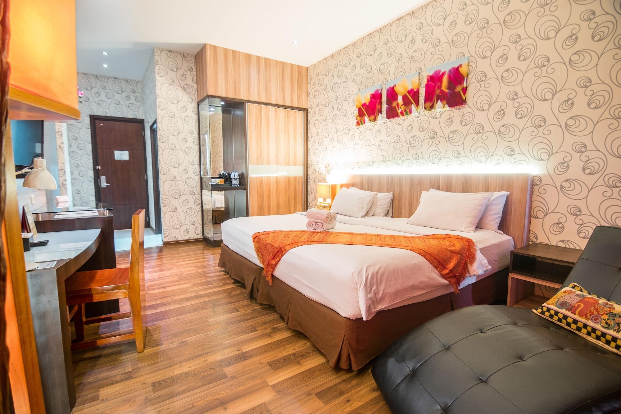 Oxville Hotel Padang  Esterno foto