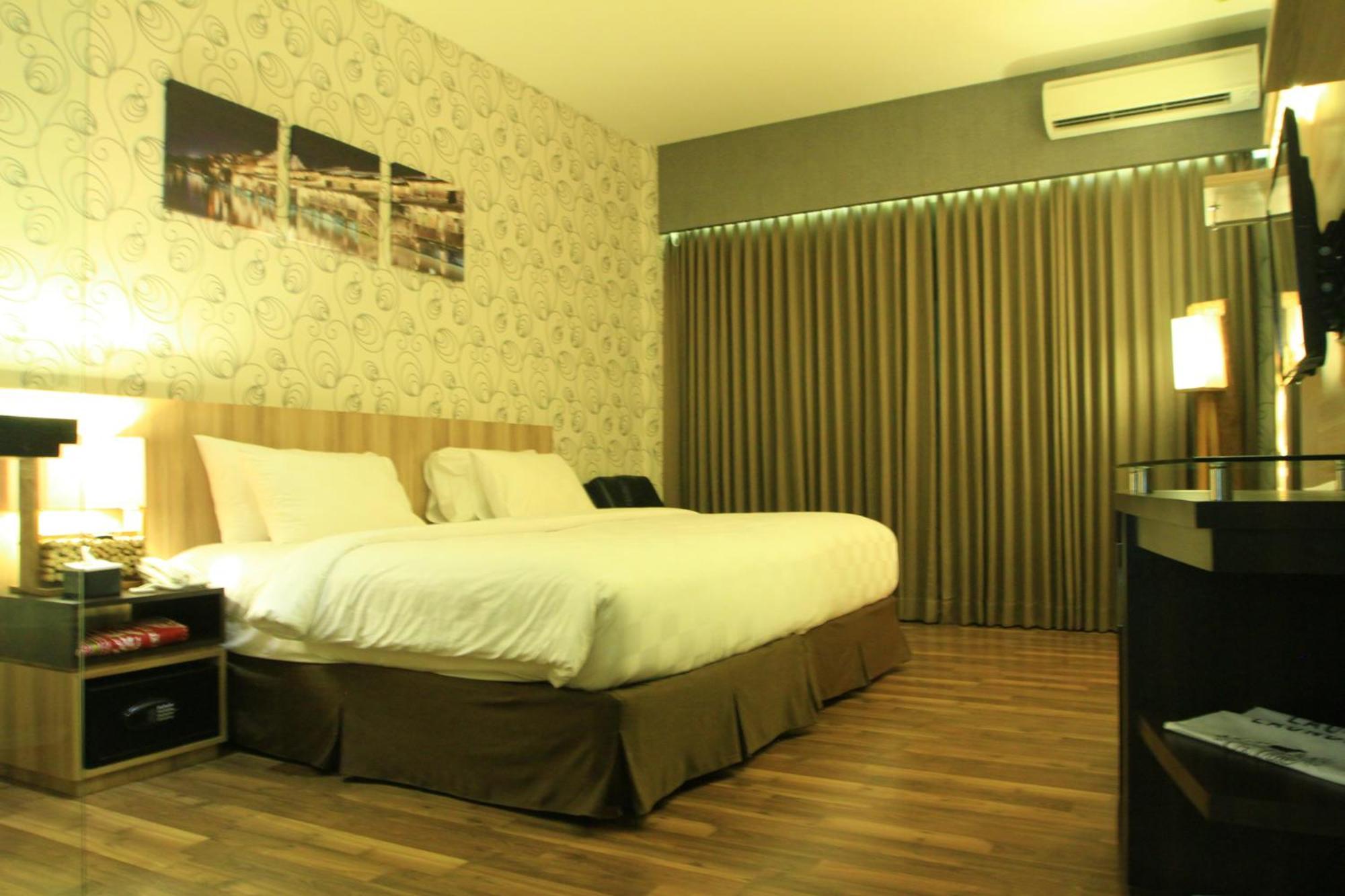 Oxville Hotel Padang  Camera foto