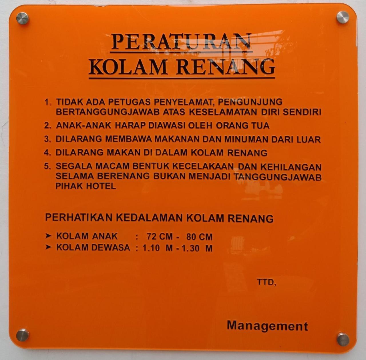 Oxville Hotel Padang  Esterno foto