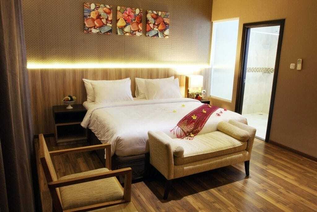 Oxville Hotel Padang  Esterno foto